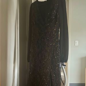 Windsor Black and Gold Long Sleeve Dress